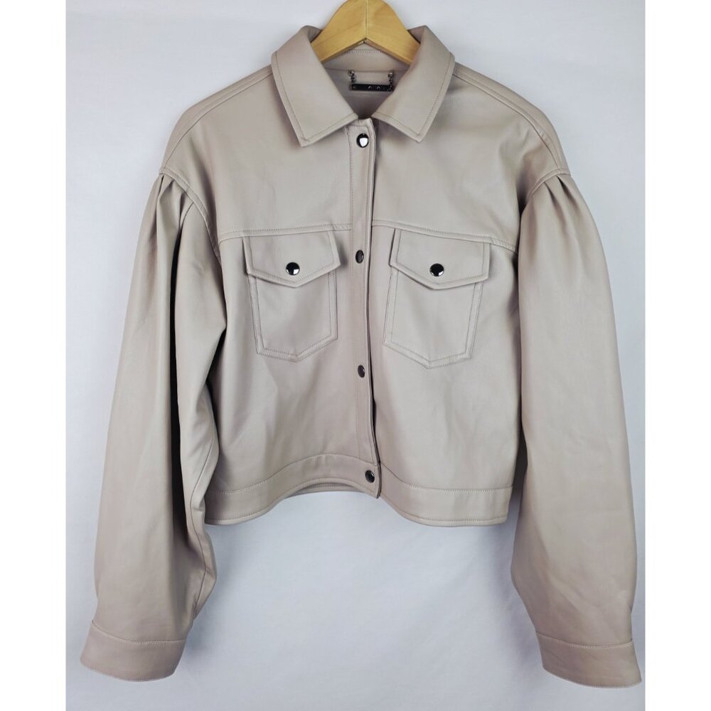 T Tahari Jacket Women's Size Medium Light Gray Faux Leather Cropped Coat Jacket